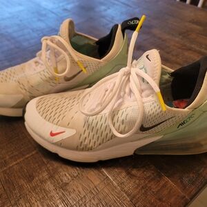 Womens Nike airmax 270